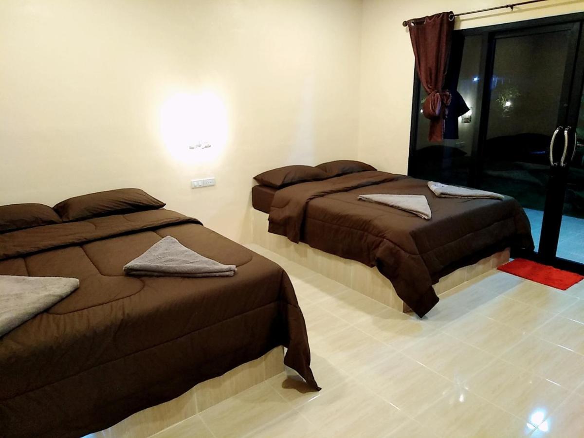 เฟรนด์แคมป์ Villa Khao Kho Bagian luar foto
