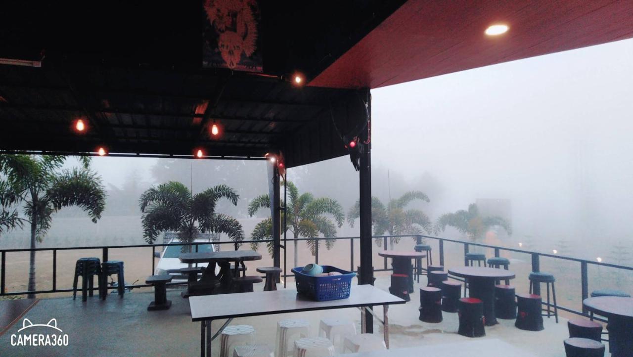 เฟรนด์แคมป์ Villa Khao Kho Bagian luar foto