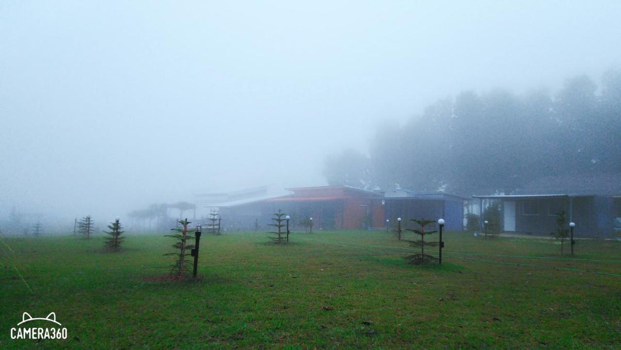 เฟรนด์แคมป์ Villa Khao Kho Bagian luar foto