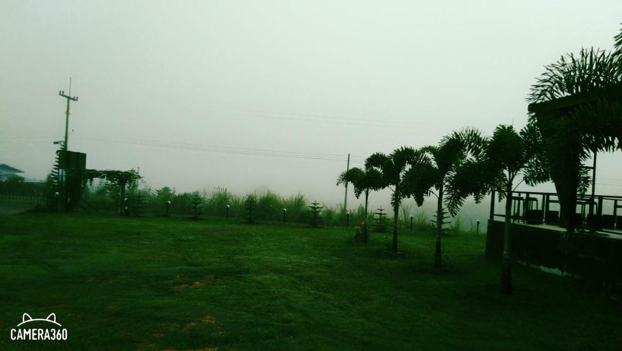 เฟรนด์แคมป์ Villa Khao Kho Bagian luar foto