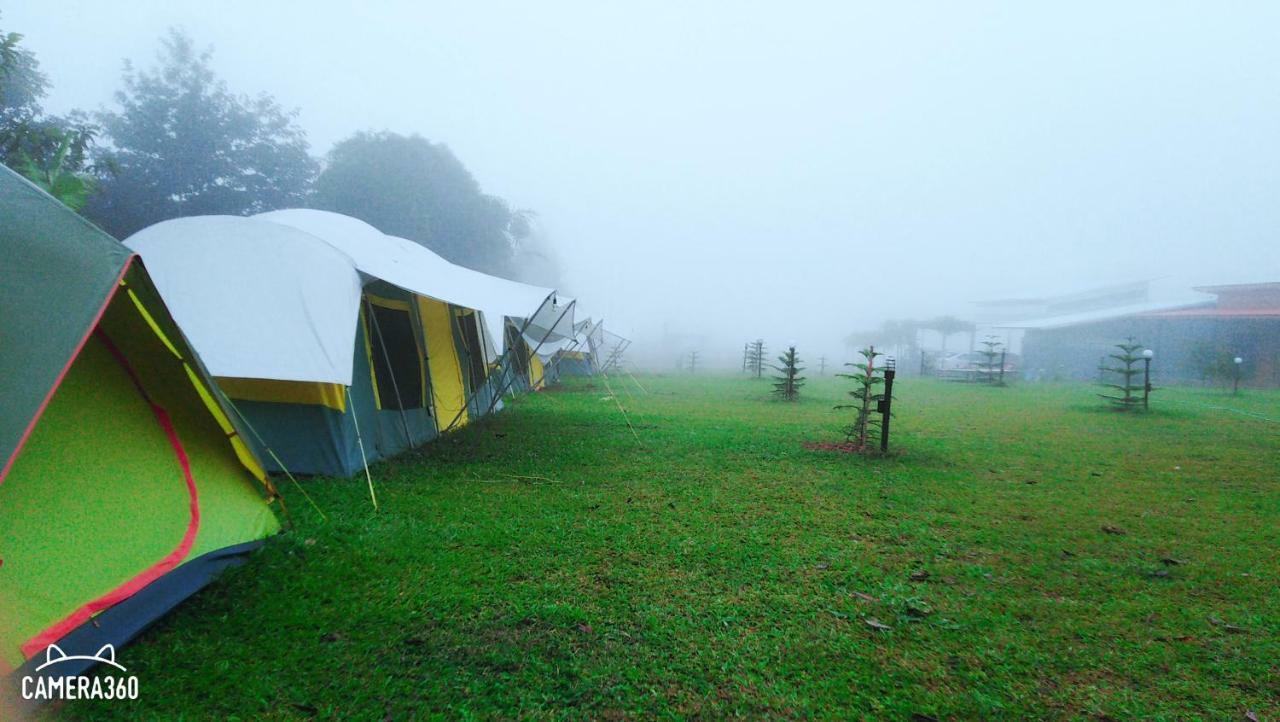 เฟรนด์แคมป์ Villa Khao Kho Bagian luar foto